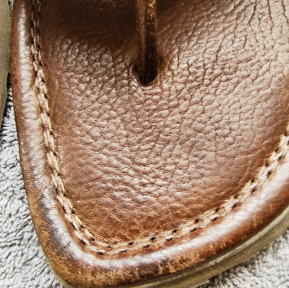 Tommy Bahama Men's Brown Leather Sandal Size 12, Vacation Casual (Tiny Flaw)